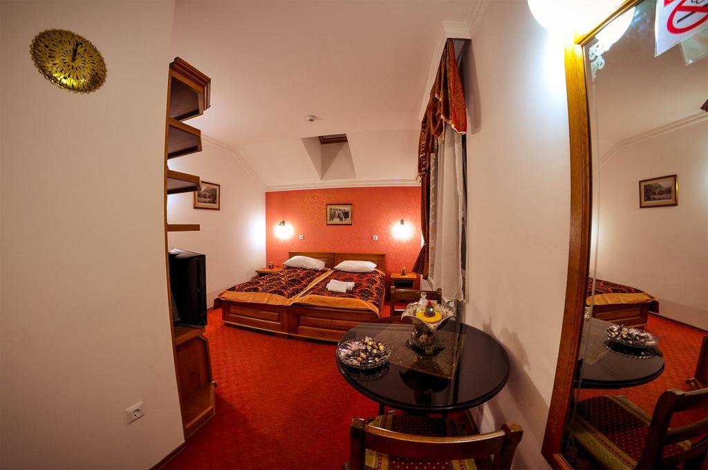 Hotel Latinski Most Sarajevo Exteriör bild