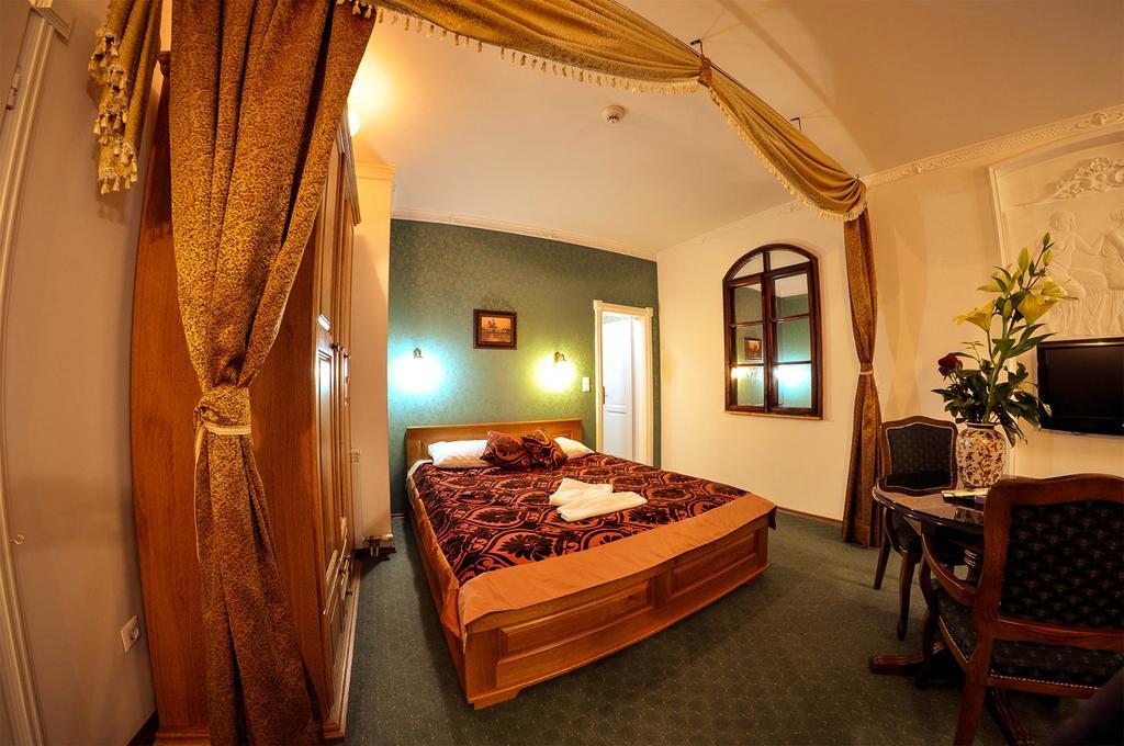 Hotel Latinski Most Sarajevo Exteriör bild