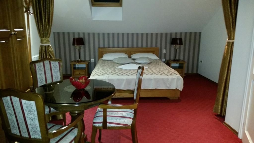 Hotel Latinski Most Sarajevo Exteriör bild