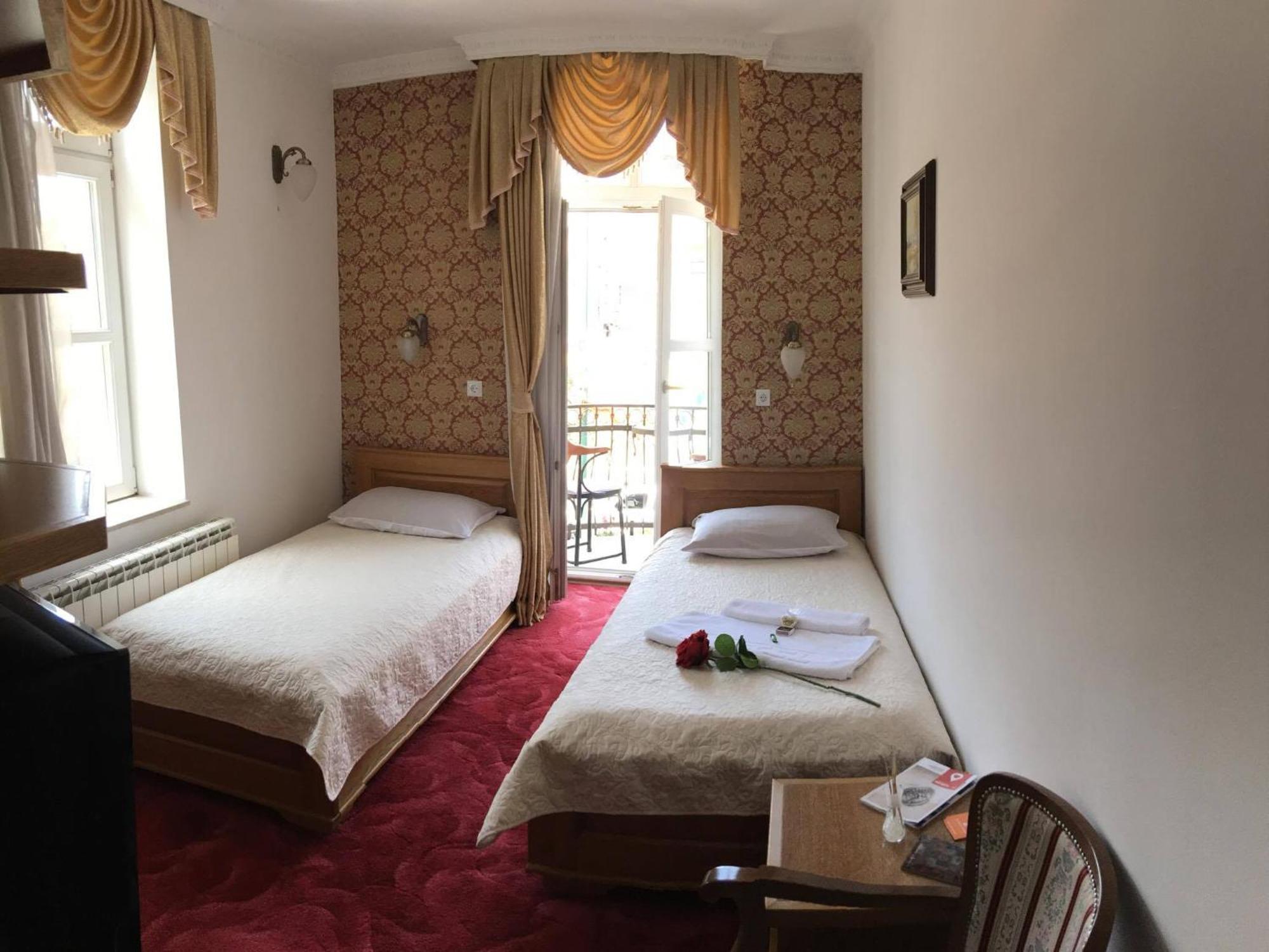 Hotel Latinski Most Sarajevo Exteriör bild