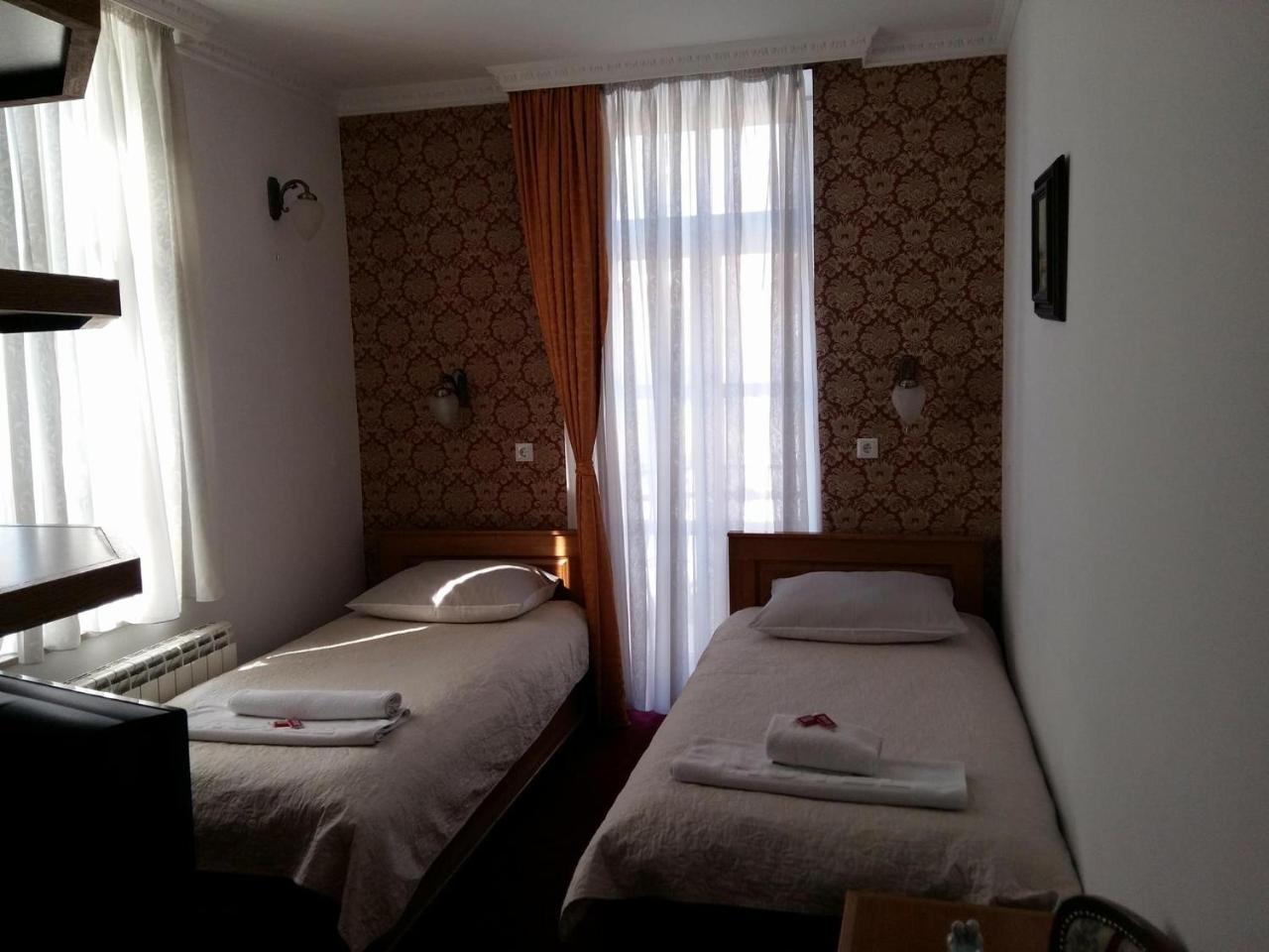 Hotel Latinski Most Sarajevo Exteriör bild